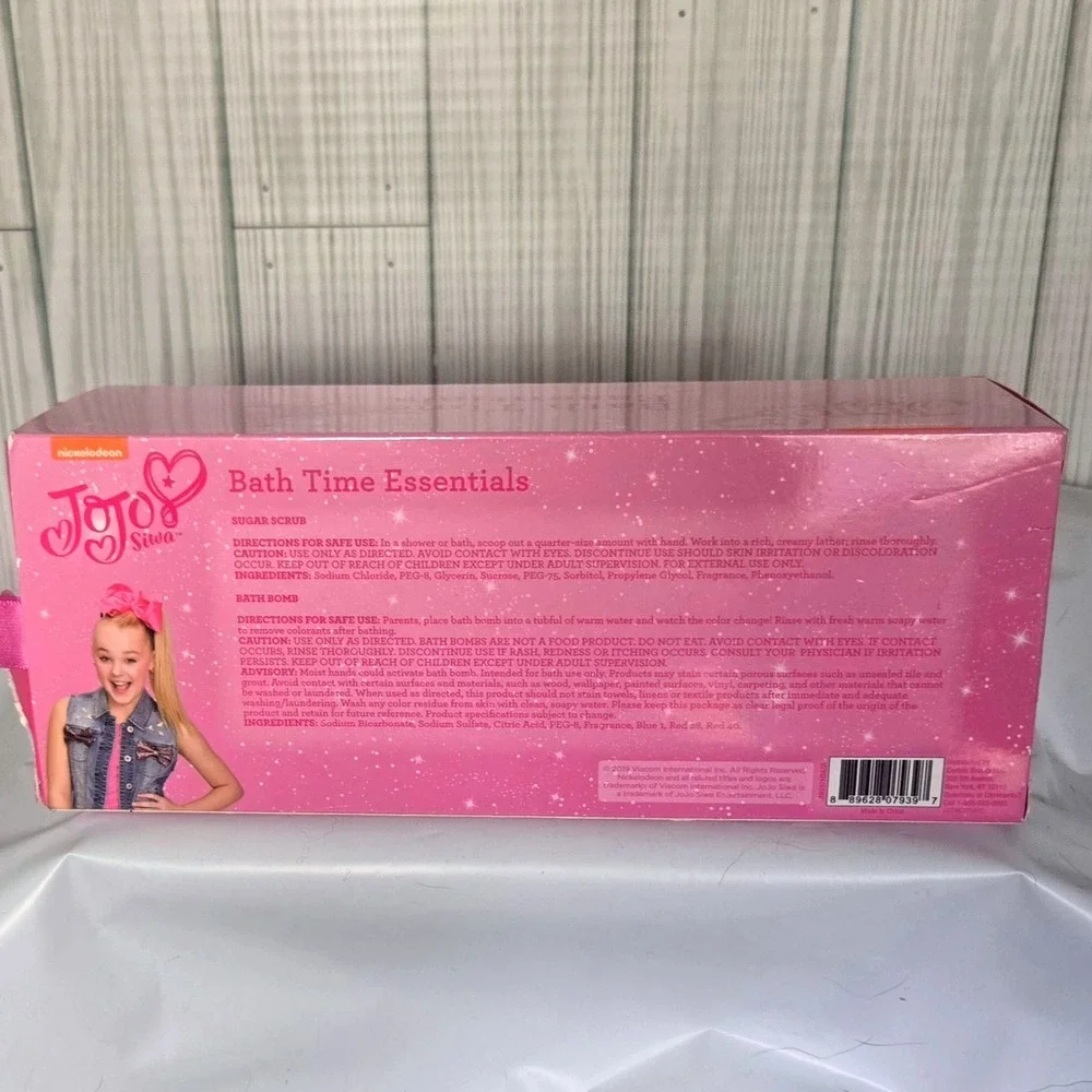 JoJo Siwa‎ Bath Time Essentials Gift Set Sugar Scrub Loofah Bath Bomb Kids NIB